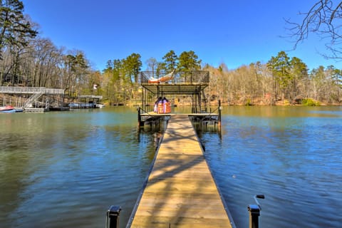 Charming Gainesville Cabin w/ Private Dock! House in Gainesville