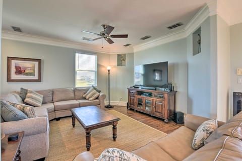 Galveston Resort House - Dazzling Bay Vistas! House in Galveston Island