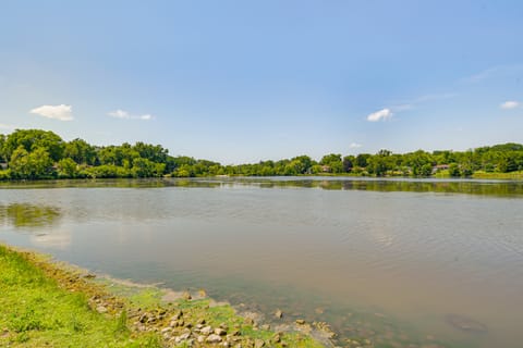 Lakefront Home w/ Deck & Grill in Prospect Heights Maison in Wheeling