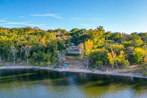 Lakefront Gem w/ Screened Porch + Game Room! House in Table Rock Lake