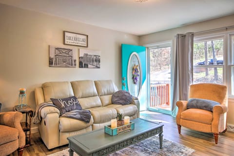 Lakefront Gem w/ Screened Porch + Game Room! House in Table Rock Lake