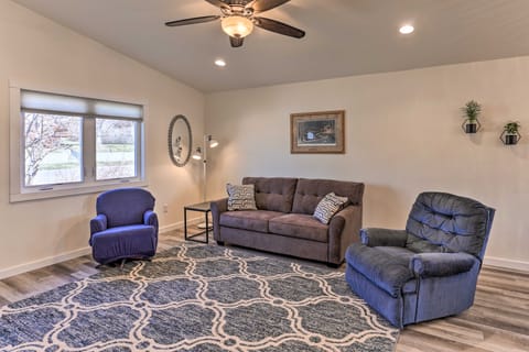 Newly Built Rapid City Retreat ~ 1 Mi to Dtwn House in Rapid City