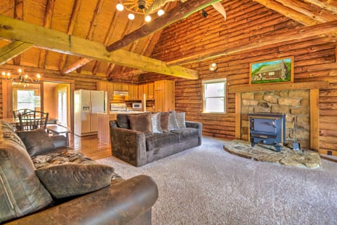 Rustic Zanesville Getaway w/ Expansive Yard! House in Ohio