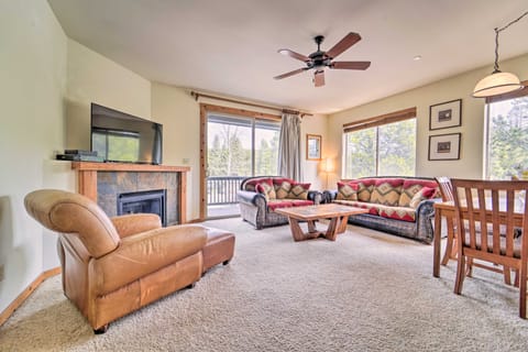 Walkable Truckee Condo ~ 6 Mi Tahoe Donner Skiing! Apartment in Truckee