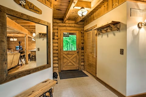 Classy Home w/ Hot Tub: 2 Mi to Lake Access! House in Ohio