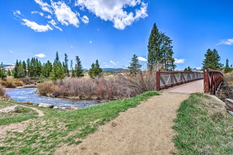 'Rendezvous Buckhorn Cabin' By Hiking Trails House in Fraser