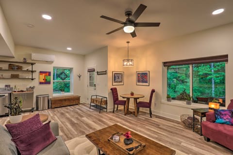 7 Mi to Dtwn Asheville: Apartment w/ Patio Apartment in Asheville