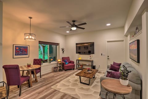 7 Mi to Dtwn Asheville: Apartment w/ Patio Apartment in Asheville