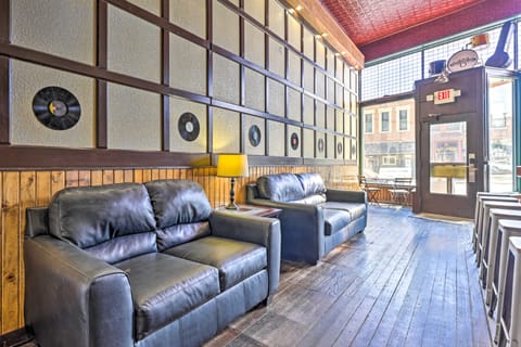 Renovated Bar < 2 Blocks to Mississippi River Condo in Lansing