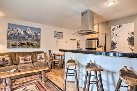 Skier's Dream: Upscale Condo By Teton Village! Apartment in Wilson