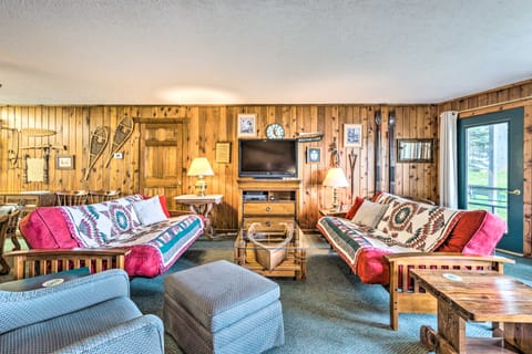 Rustic-Chic Lake Glen Studio: 4 Mi to Beach! Apartment in Glen Lake