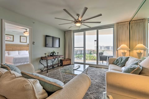 High-Rise Destin Condo w/ Balcony + Pool View Apartment in Destin