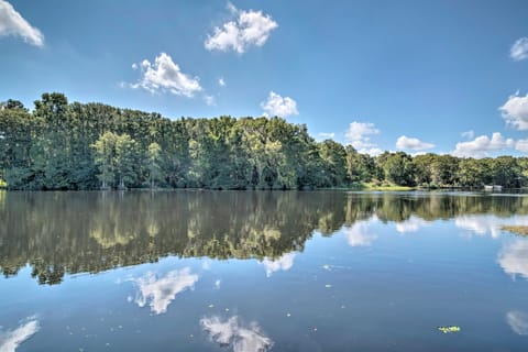 Docks + Balcony: Peaceful River Abode in Dunnellon Apartment in Dunnellon