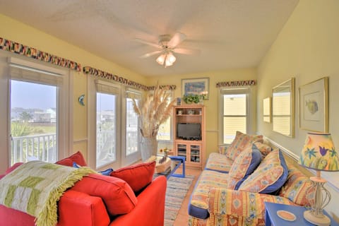 Breezy Holden Beach Escape w/ Shared Pool! House in Holden Beach