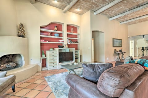 Spanish Pueblo Home with Private Patio! House in Dobson Ranch