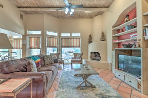 Spanish Pueblo Home with Private Patio! Haus in Dobson Ranch