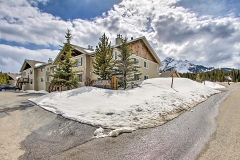 Cozy Montana Condo w/ Walk to Big Sky Resort! Apartment in Big Sky