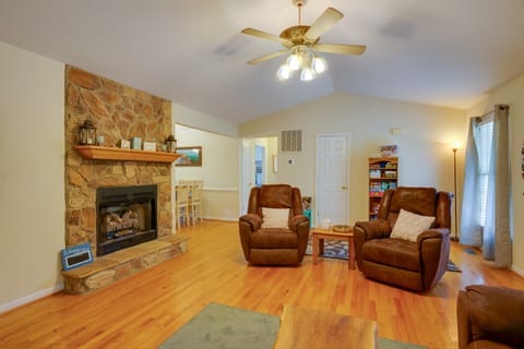 Mineral Getaway w/ Grill, Fire Pits + Boat Docks! House in Lake Anna