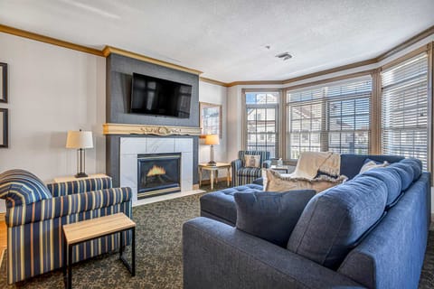 'Beautiful Day Getaway' - Lake Michigan Views Apartment in Sheboygan