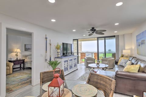 Port Aransas Condo: Community Perks, Walk to Beach Apartment in Port Aransas