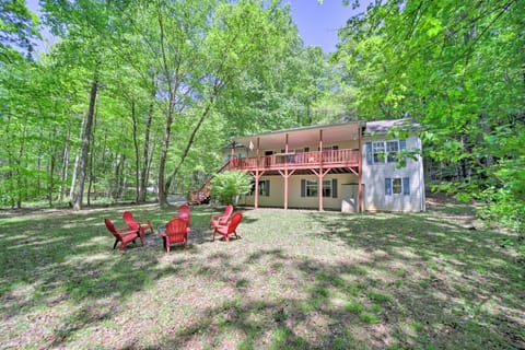 Pet-Friendly Arden Retreat w/ Private Hot Tub House in Mills River
