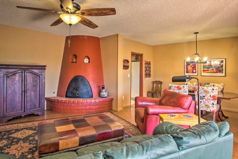 Green Valley Abode w/ Pool Access & Mtn Views Apartment in Sahuarita