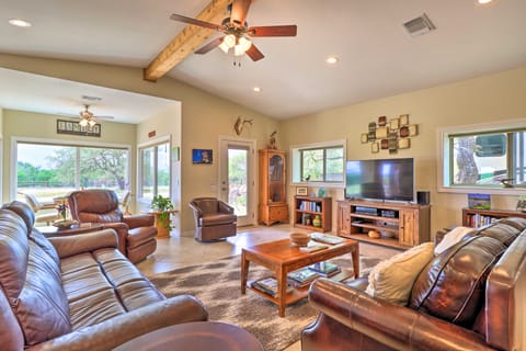 Bertram Ranch Property w/ Patio & Gas Grill! House in Rio Grande