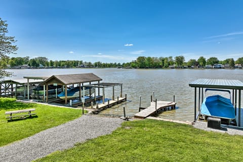 Lovely Belle Center Cottage on Indian Lake! Cottage in Indian Lake