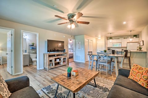 Close to Branson Strip! Condo w/ All-Season Porch Apartment in Branson