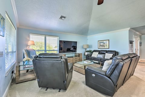 Bradenton Beach Escape: Steps to Ocean + Bay! Apartment in Bradenton Beach