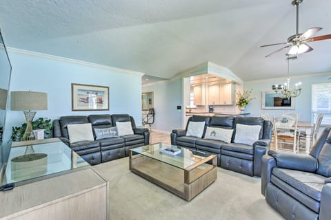 Bradenton Beach Escape: Steps to Ocean + Bay! Apartment in Bradenton Beach