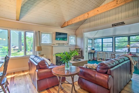 Peaceful Long Pond Cottage w/ Dock & Views Cottage in Lakeville