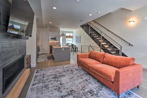 Denver Townhome w/ Rooftop Deck: Walk to Lake Condo in Denver