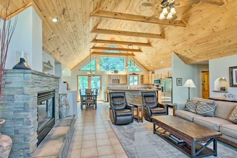 Stunning Angel Fire Cabin w/ Hot Tub & 3 Decks! House in Angel Fire