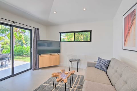 Luxe Wilton Manors Home w/ Private Boat Dock House in Wilton Manors