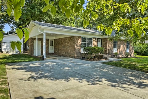 Apex Home ~ 15 Mi to Downtown Raleigh! House in Apex