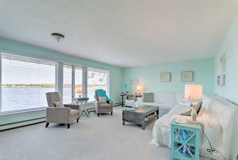 Bayfront Wareham Retreat w/ Private Beach! House in Marion