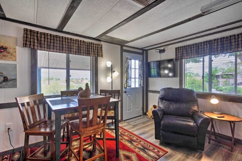 Cottonwood Gem: 180-Degree Views, 6 Mi to Old Town Apartment in Cottonwood