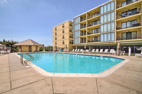 Welcoming Brigantine Condo w/ Ocean Views! Apartment in Brigantine