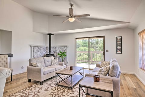 Balcony & Scenic View: Sonora Hideaway! House in Calaveras County