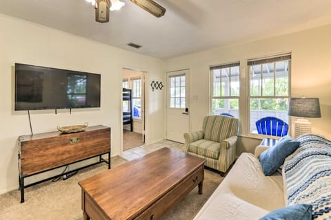 Sunny Panama City Bungalow w/ Beach Gear & 2 Bikes Cottage in Highway 30A Florida Beach