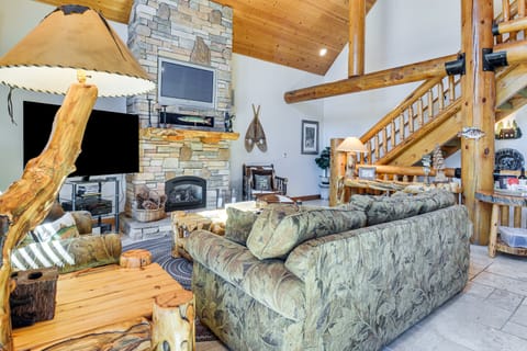 2 Cabins: Group & Family Getaway in Arnold! House in Arnold