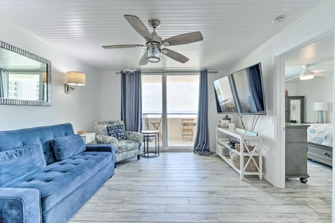 Sunny Hudson Condo w/ Private Beach Access! Apartment in Hudson