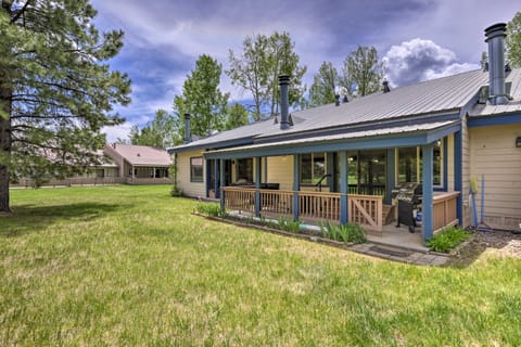 Pagosa Springs Townhome ~ 4 Miles to Hot Springs! Copropriété in Pagosa Springs