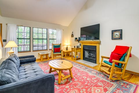 Pet-Friendly Sevierville Rental w/ Private Hot Tub House in Sevierville