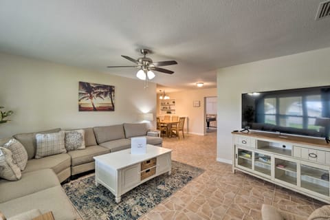 Sunny Port Charlotte Family Retreat: 3 Mi to Beach House in Port Charlotte