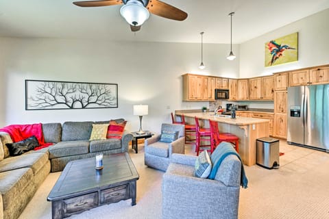 Gorgeous Steamboat Townhome: Shuttle to Ski Resort Apartment in Steamboat Springs