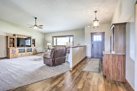 Luxe Spearfish Hideaway: Golf, Hike, Explore! House in Spearfish