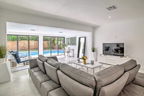 Fort Lauderdale Home Near Shops, Cafes, Beach House in Wilton Manors