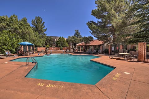 Bright Sedona Condo: Resort-Style Amenities! Apartment in Village of Oak Creek